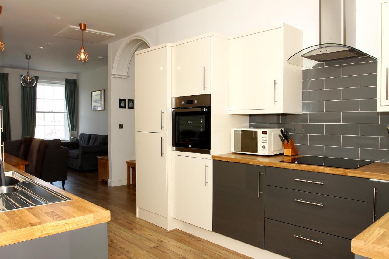 2 Yr Hen Fanc Apartment Aberaeron Exterior photo
